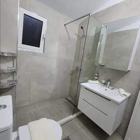 Mollanji Chalet Tirana