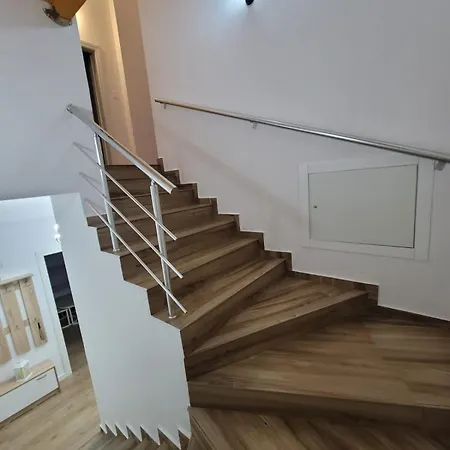 Mollanji Chalet Tirana