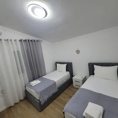 Mollanji Chalet *